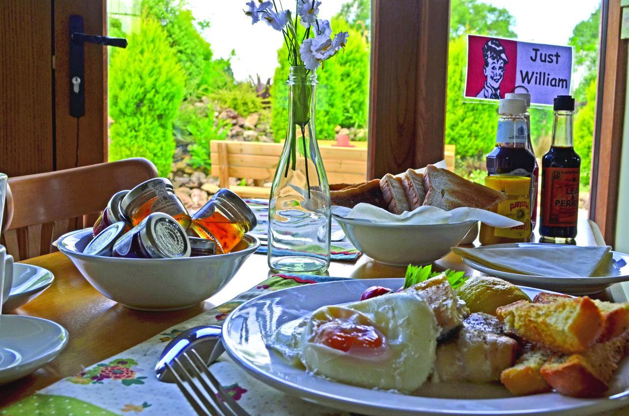 Widbrook Barns Bed and Breakfast Bradford-On-Avon Exteriör bild