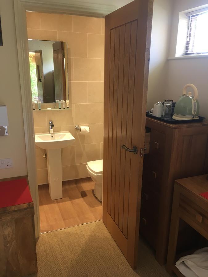 Widbrook Barns Bed and Breakfast Bradford-On-Avon Exteriör bild