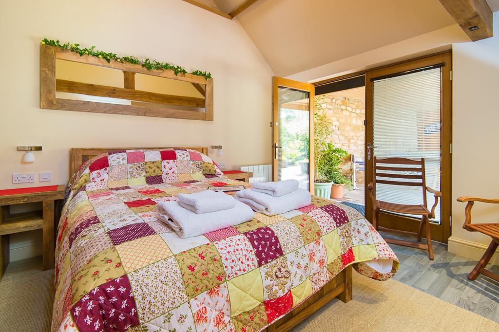 Widbrook Barns Bed and Breakfast Bradford-On-Avon Exteriör bild
