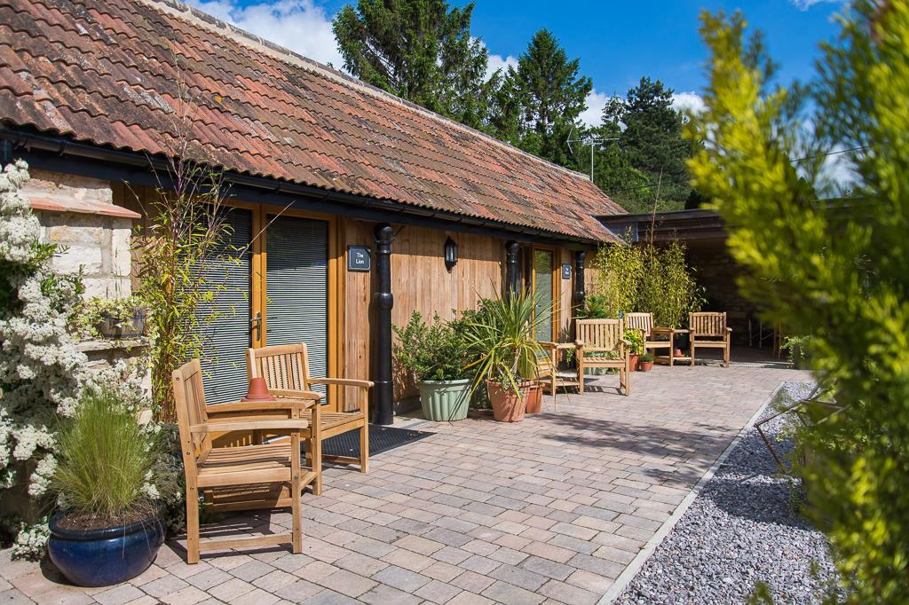 Widbrook Barns Bed and Breakfast Bradford-On-Avon Exteriör bild