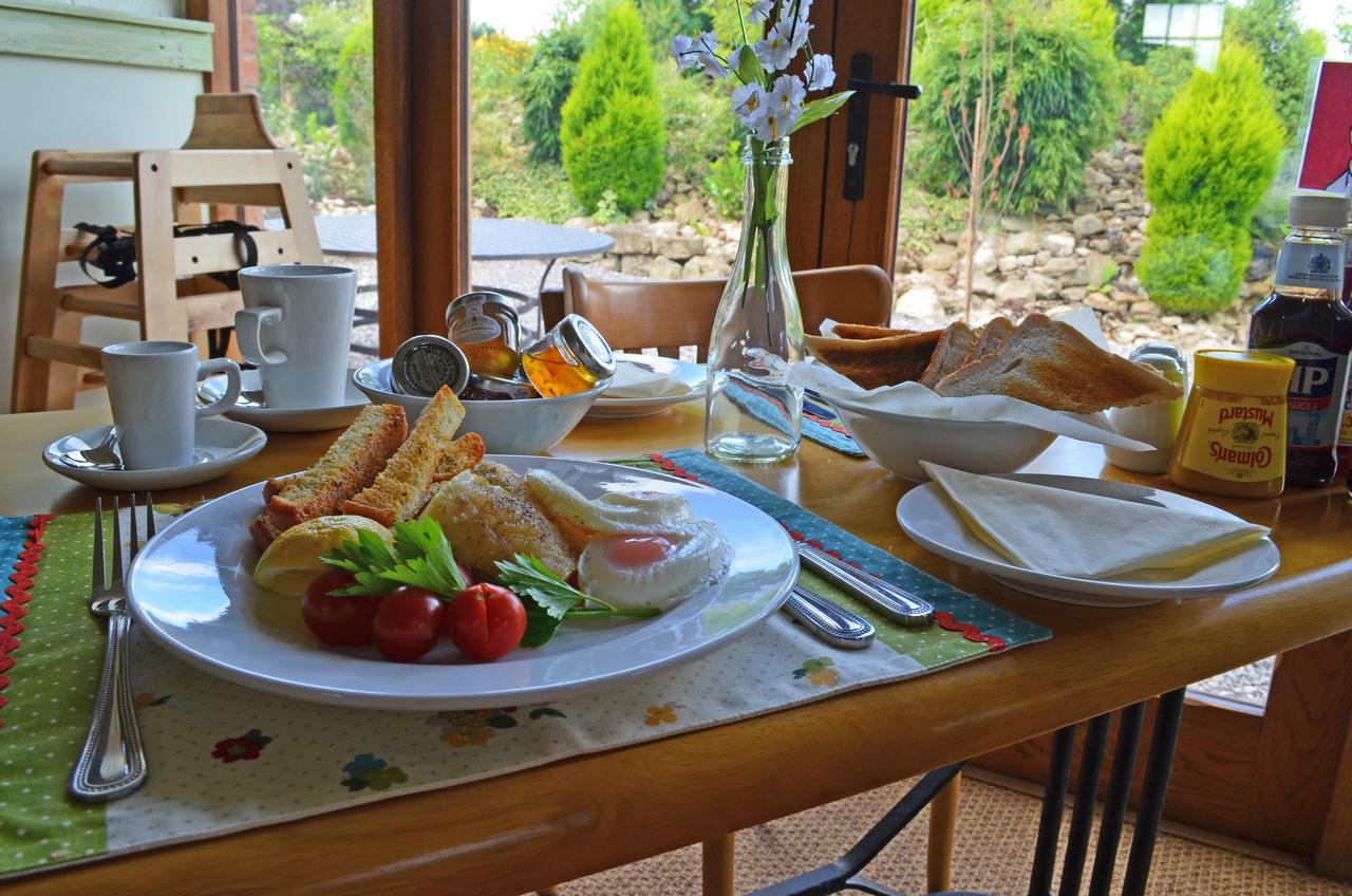 Widbrook Barns Bed and Breakfast Bradford-On-Avon Exteriör bild