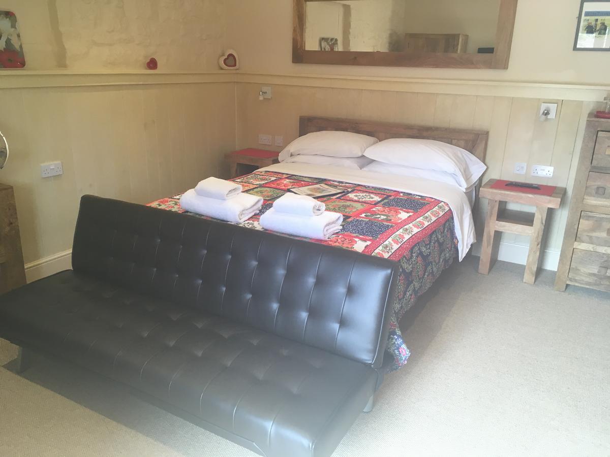 Widbrook Barns Bed and Breakfast Bradford-On-Avon Exteriör bild